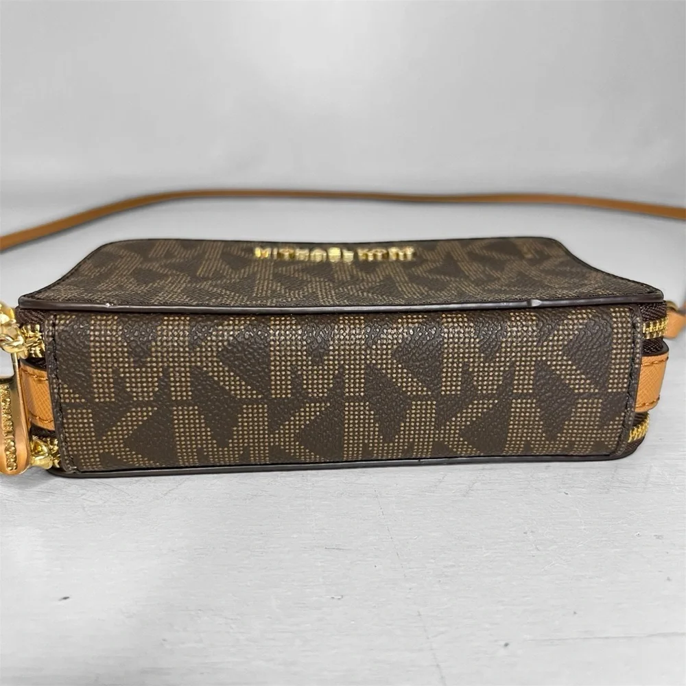 Michael Kors Jet Set Small Double Zip Camera Bag